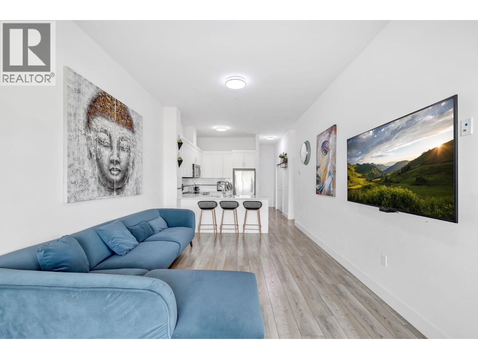 508 22577 Royal Crescent Property Photo 12