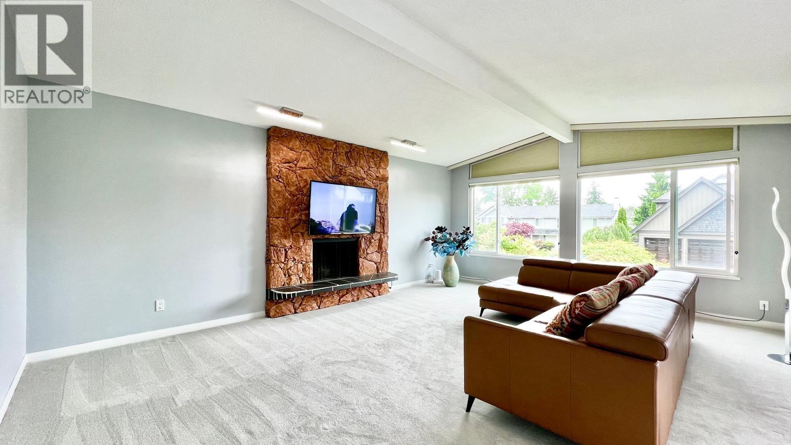 3071 Saltspring Court Property Photo 4