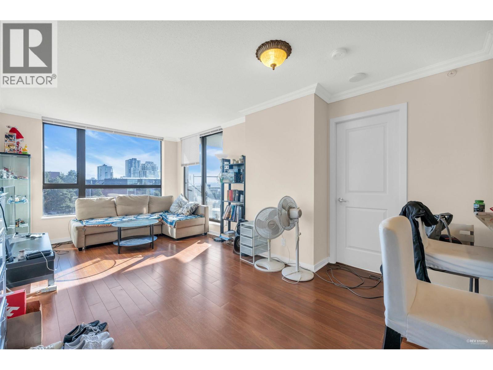 606 814 Royal Avenue Property Photo 8