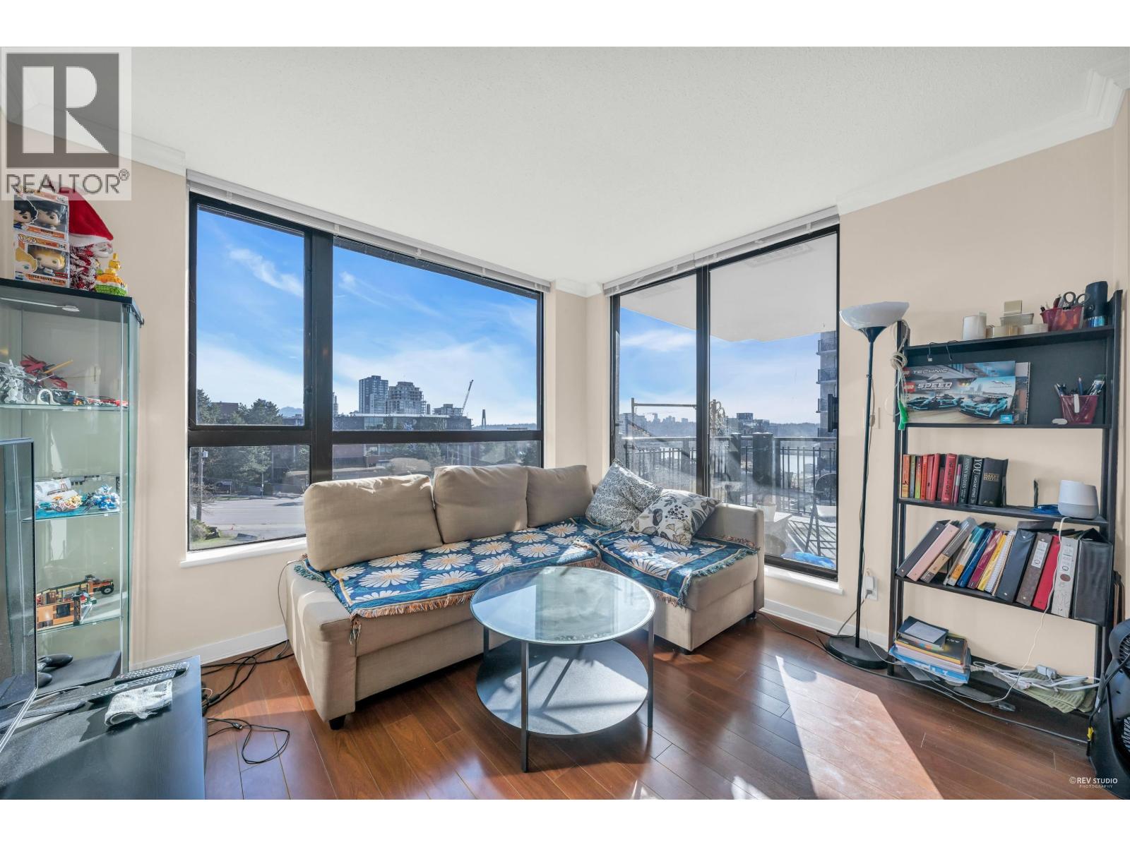 606 814 Royal Avenue Property Photo 11