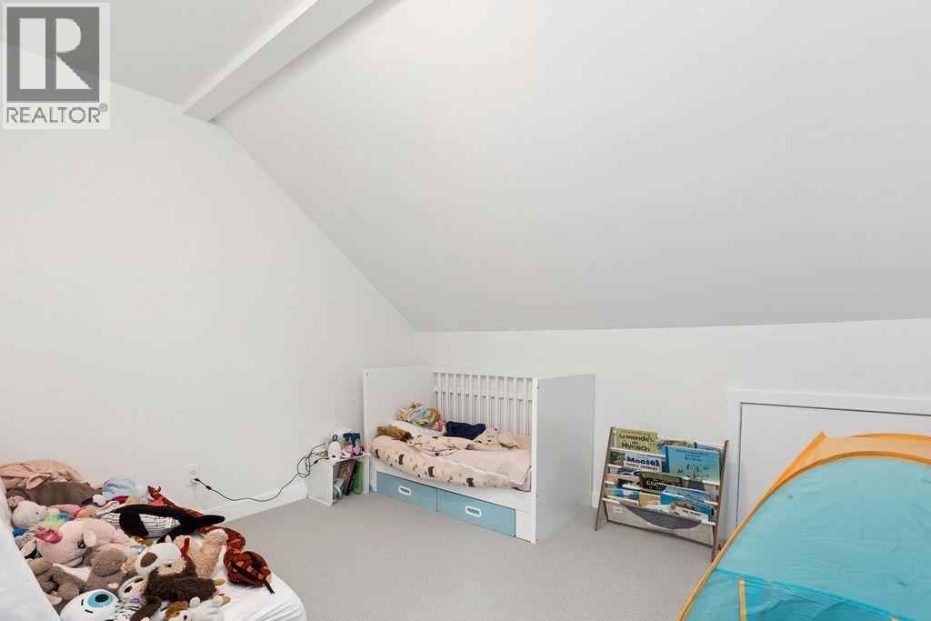 6605 Turnberry Crescent Property Photo 10