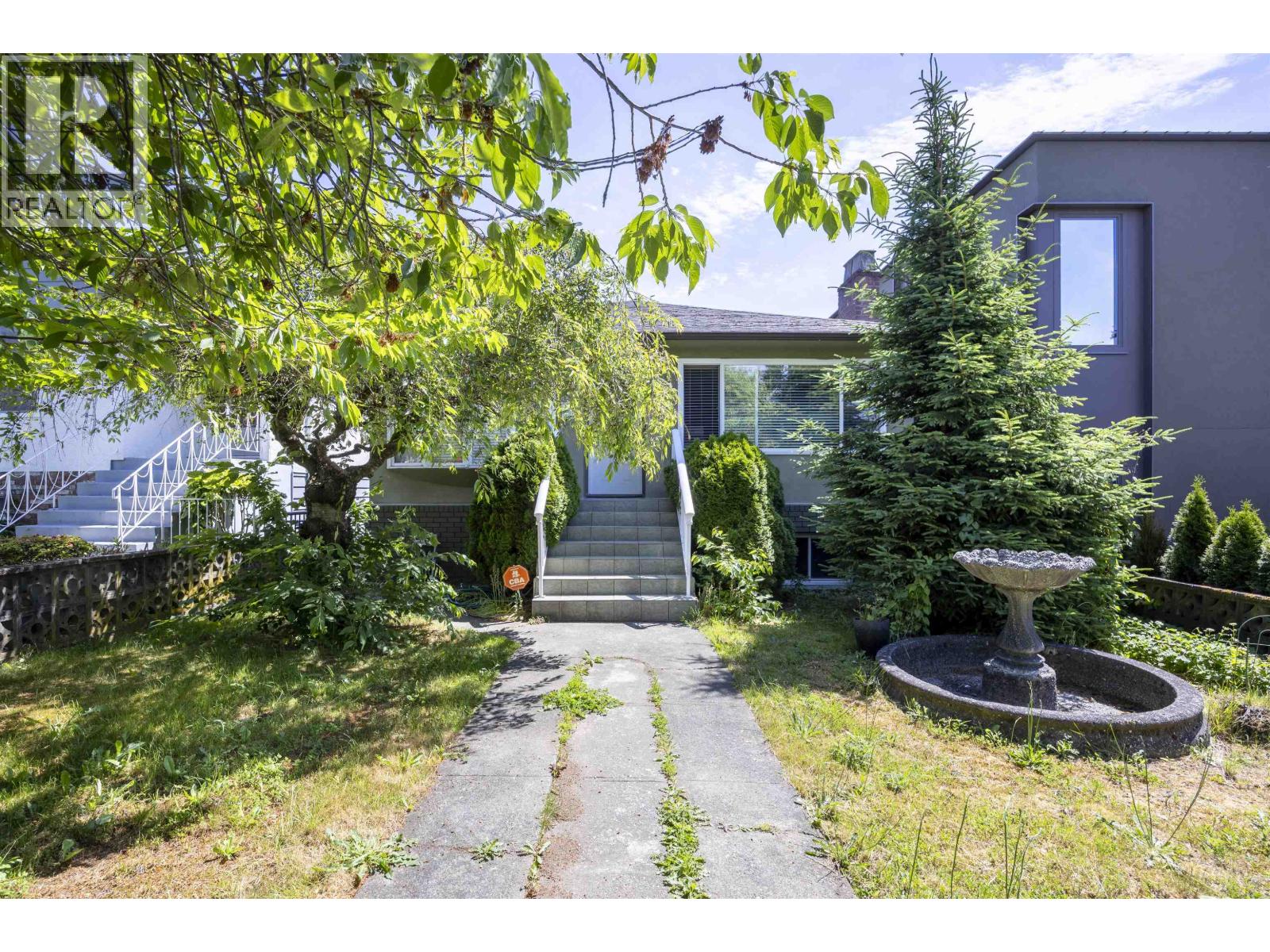 7692 Osler Street Property Photo 5