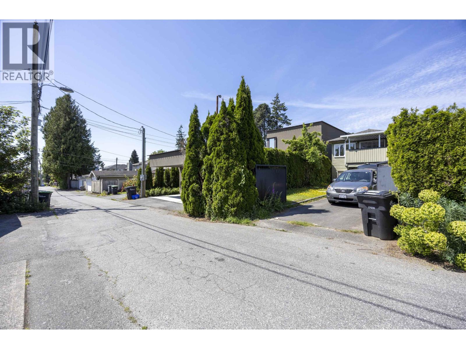 7692 Osler Street Property Photo 7