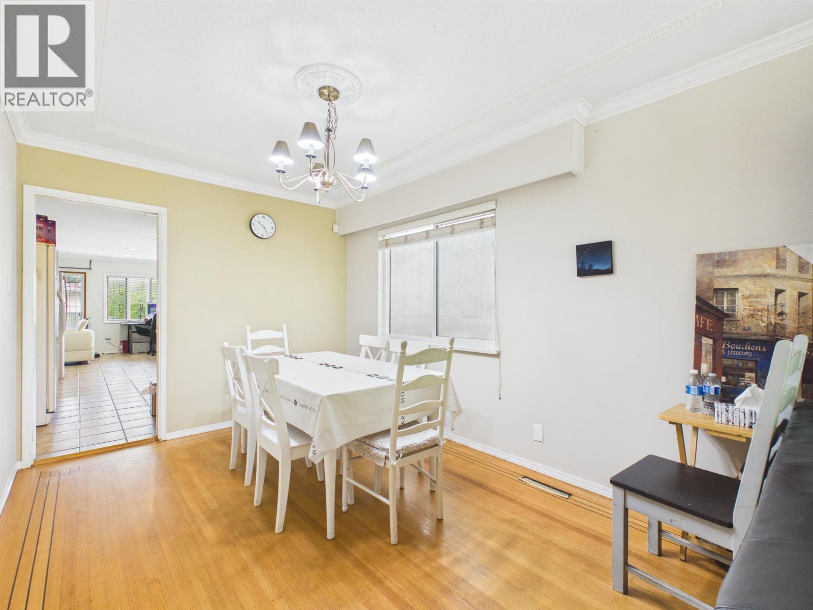 7692 Osler Street Property Photo 12