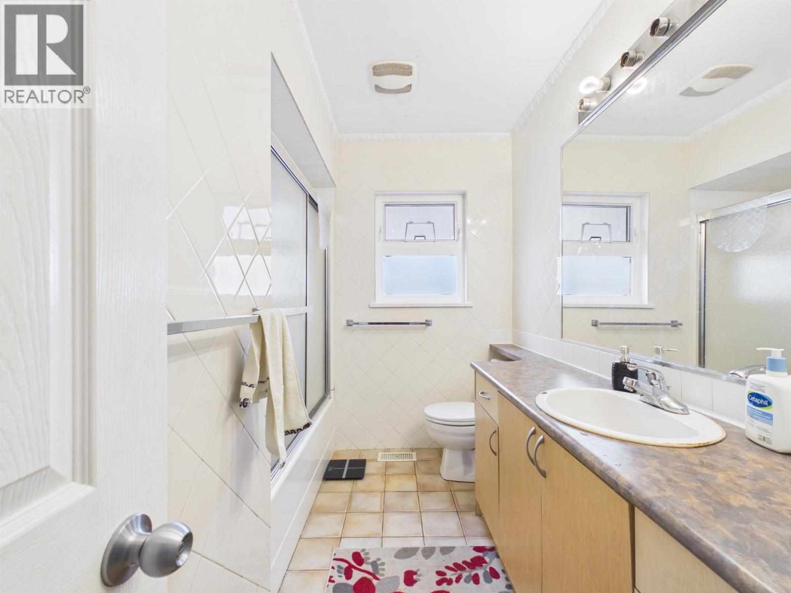 7692 Osler Street Property Photo 14