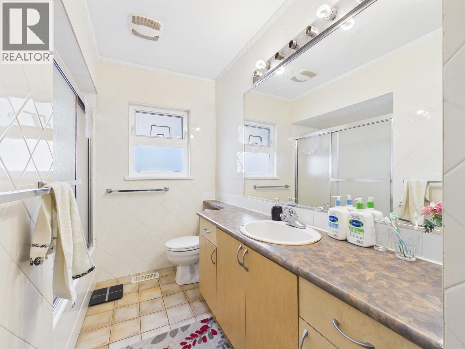 7692 Osler Street Property Photo 15