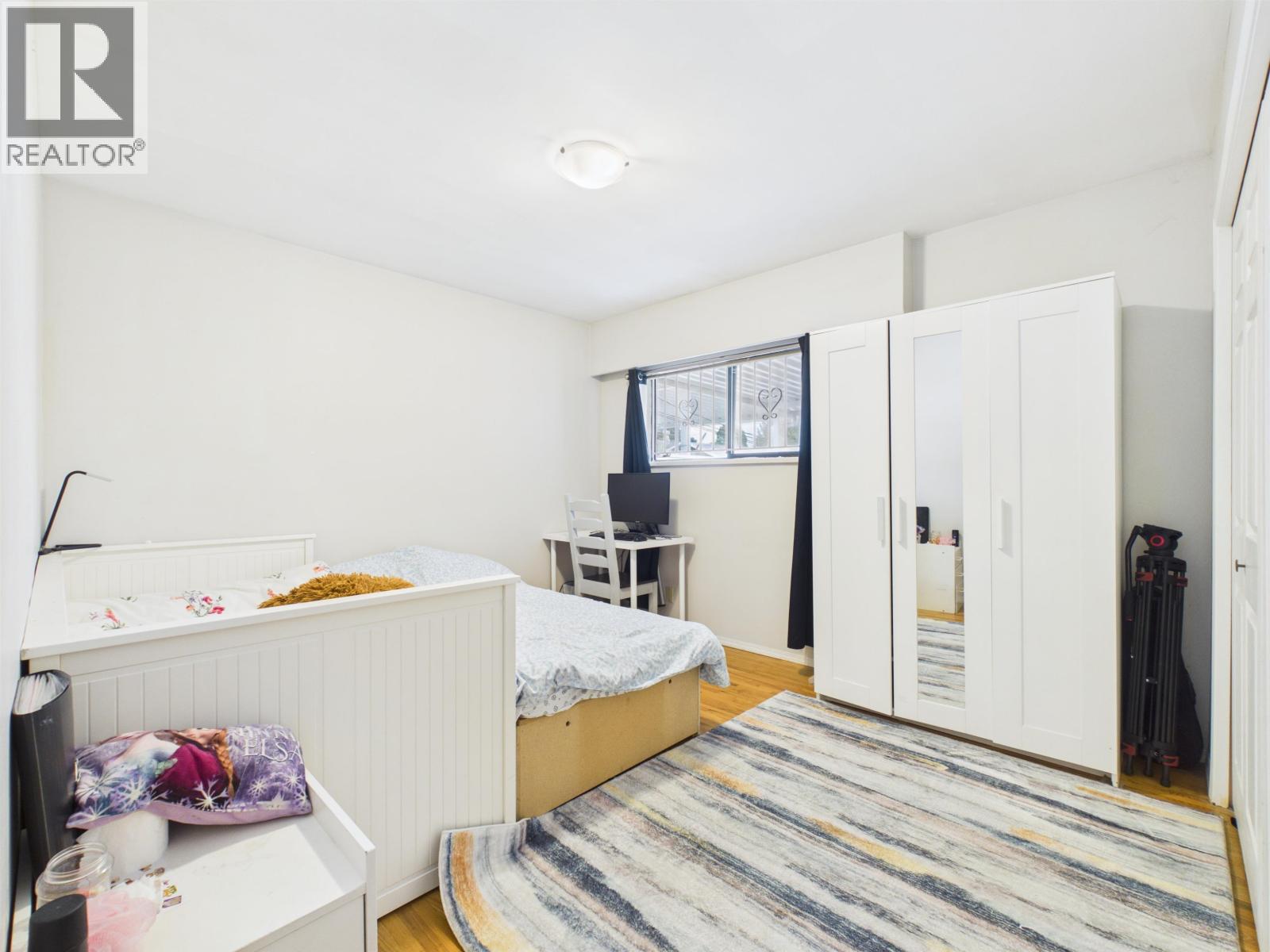 7692 Osler Street Property Photo 16