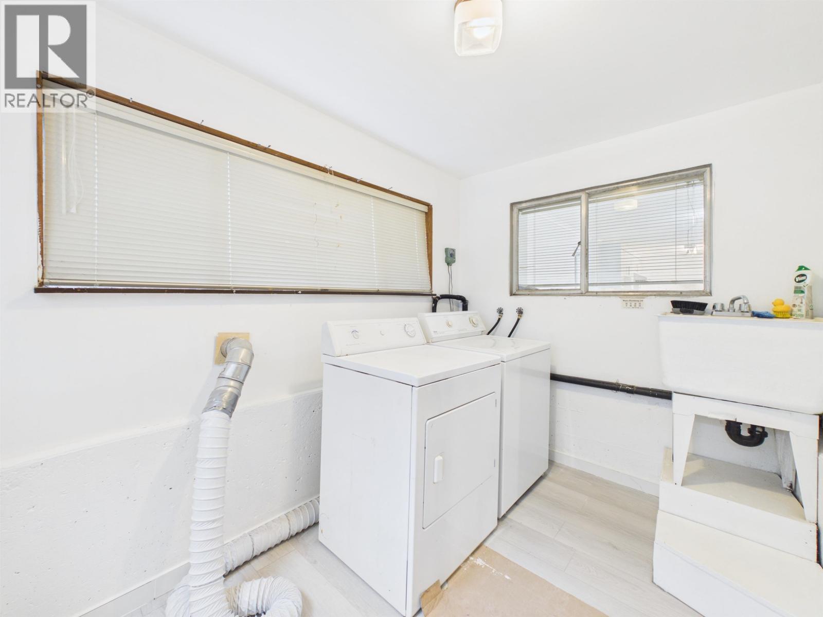 7692 Osler Street Property Photo 24