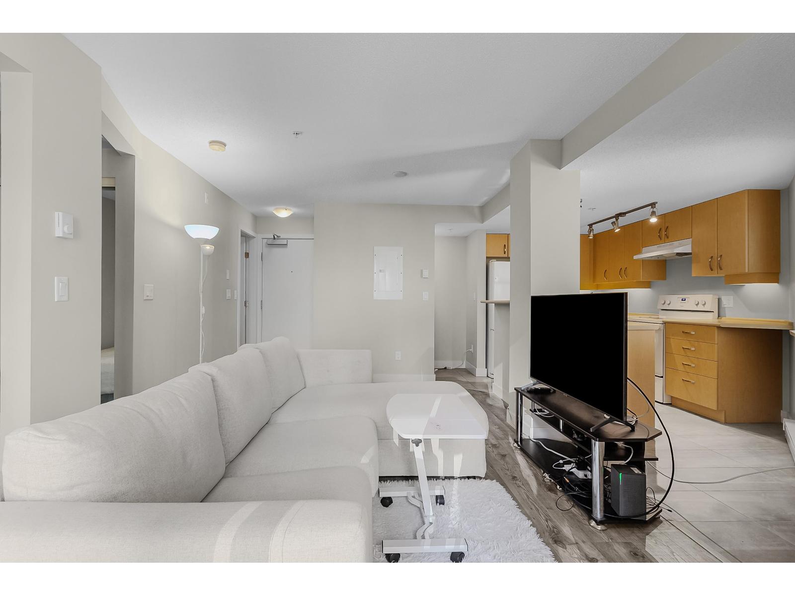 331 10838 City Parkway Property Photo 3