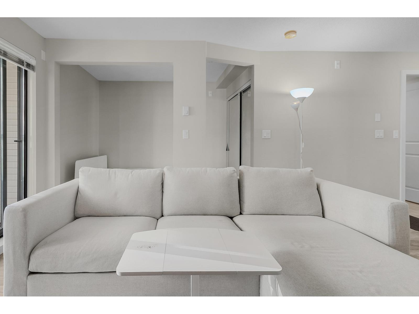 331 10838 City Parkway Property Photo 6