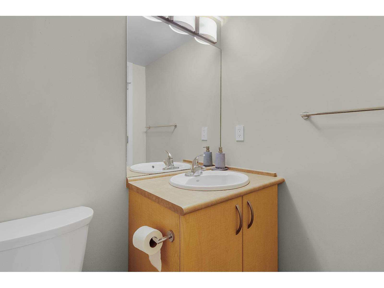 331 10838 City Parkway Property Photo 14