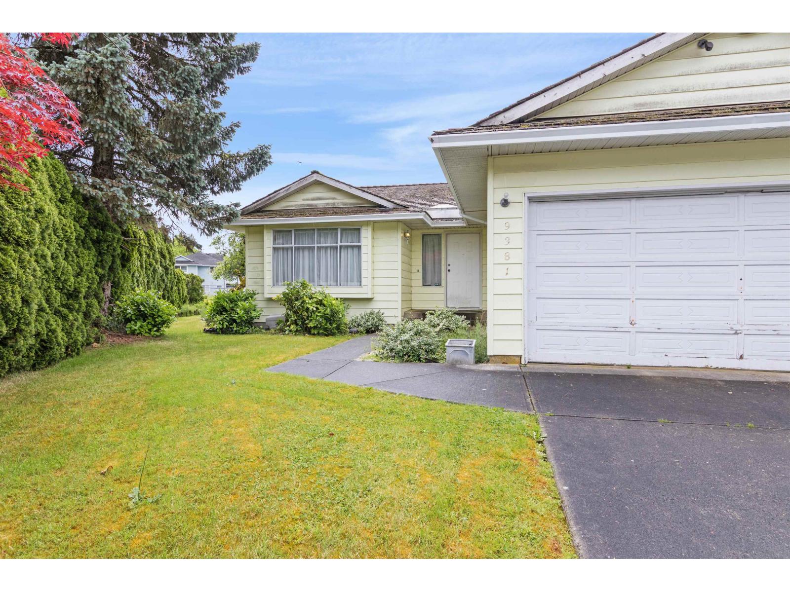 9381 139 Street Property Photo 2