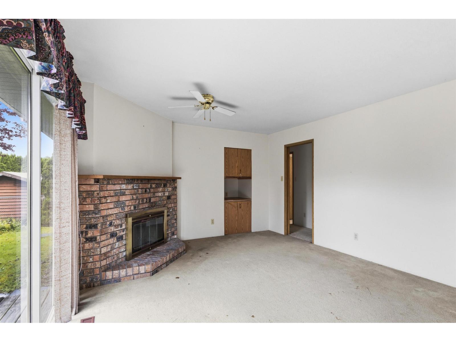 9381 139 Street Property Photo 6