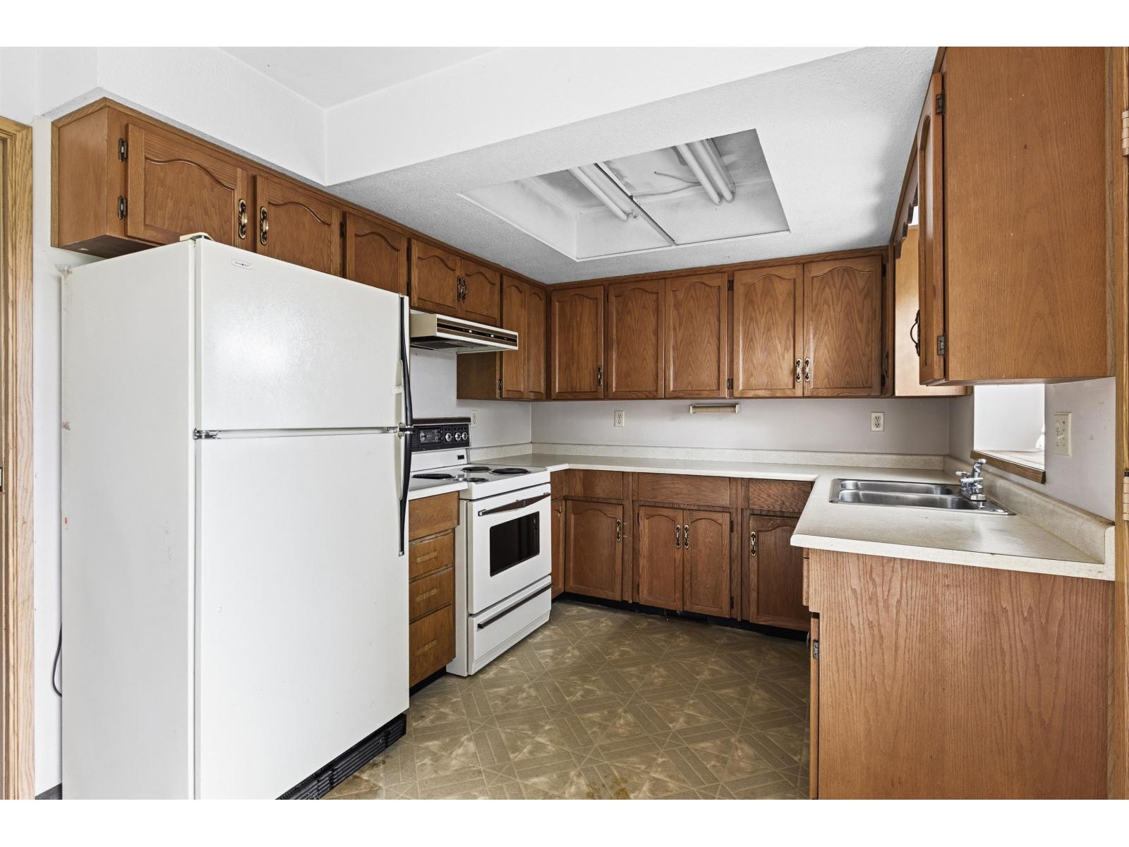 9381 139 Street Property Photo 12