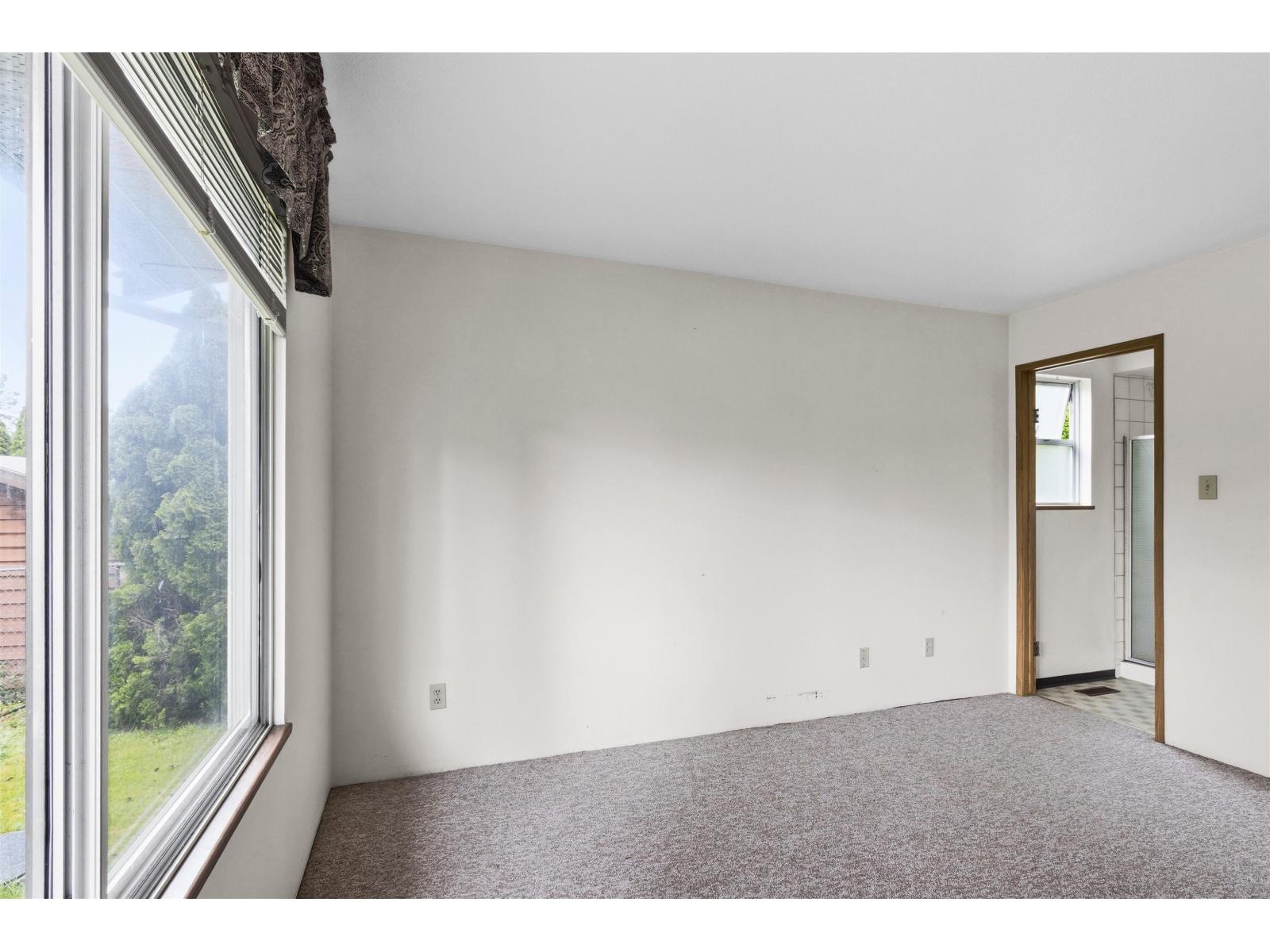 9381 139 Street Property Photo 17