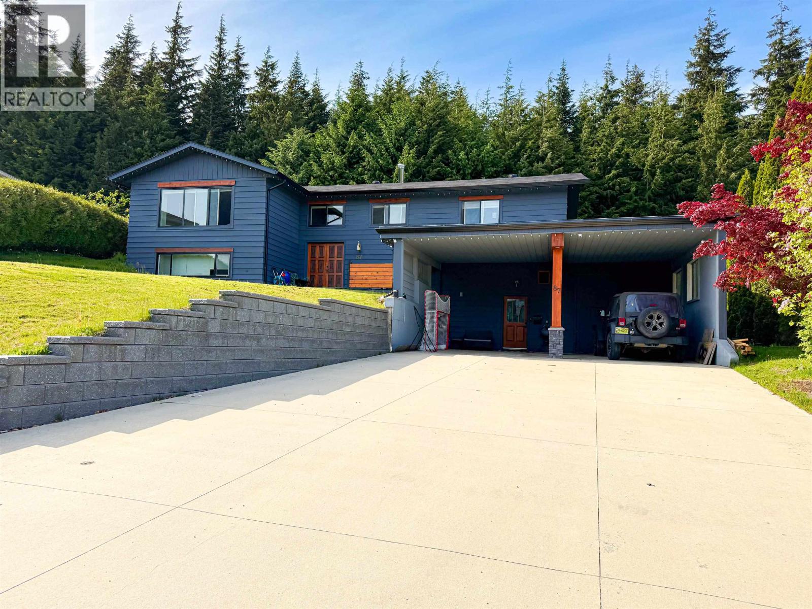 87 Angle Street Property Photo 1