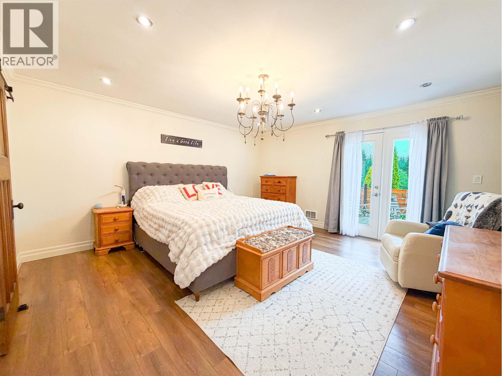 87 Angle Street Property Photo 19