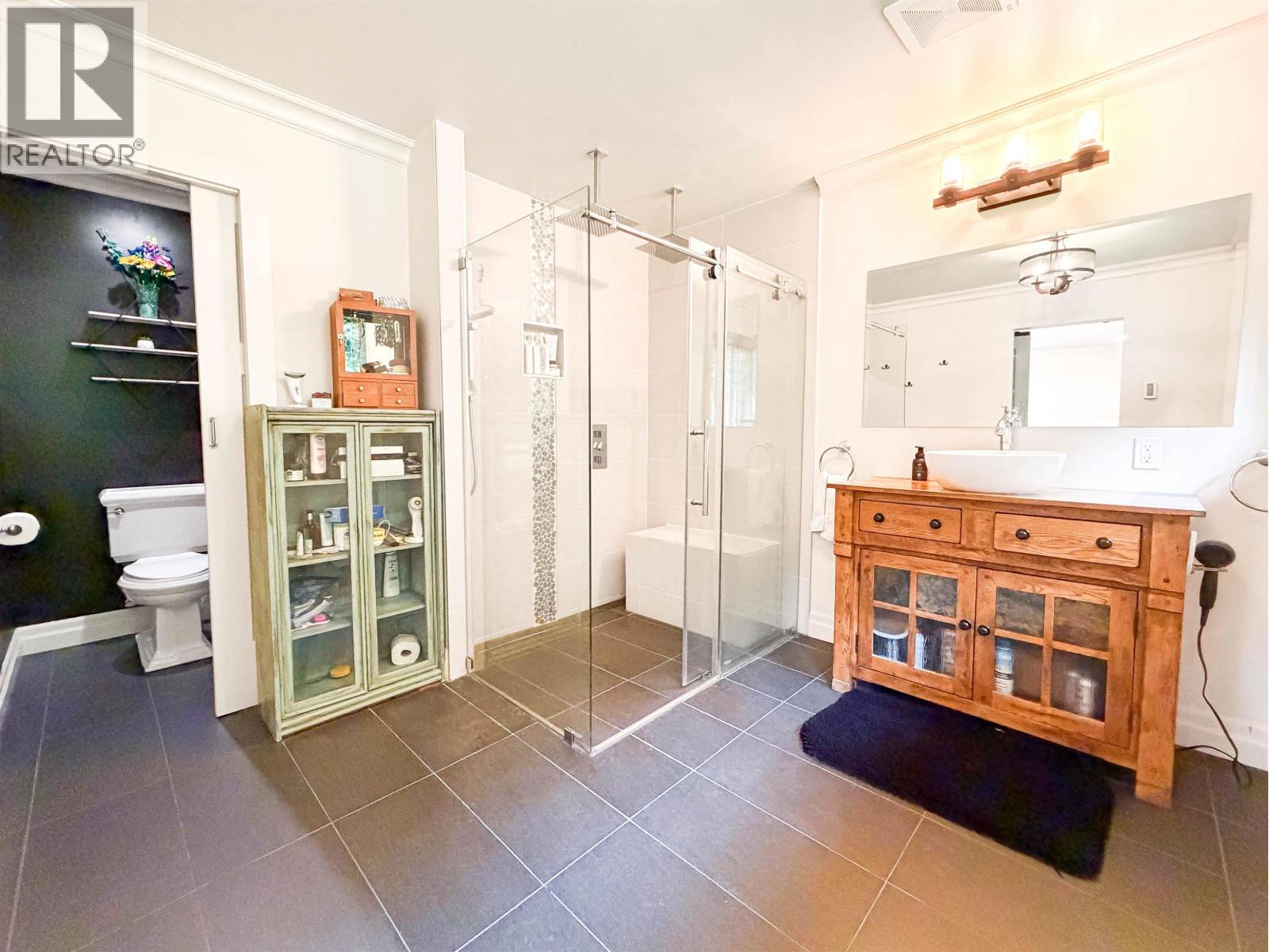 87 Angle Street Property Photo 20