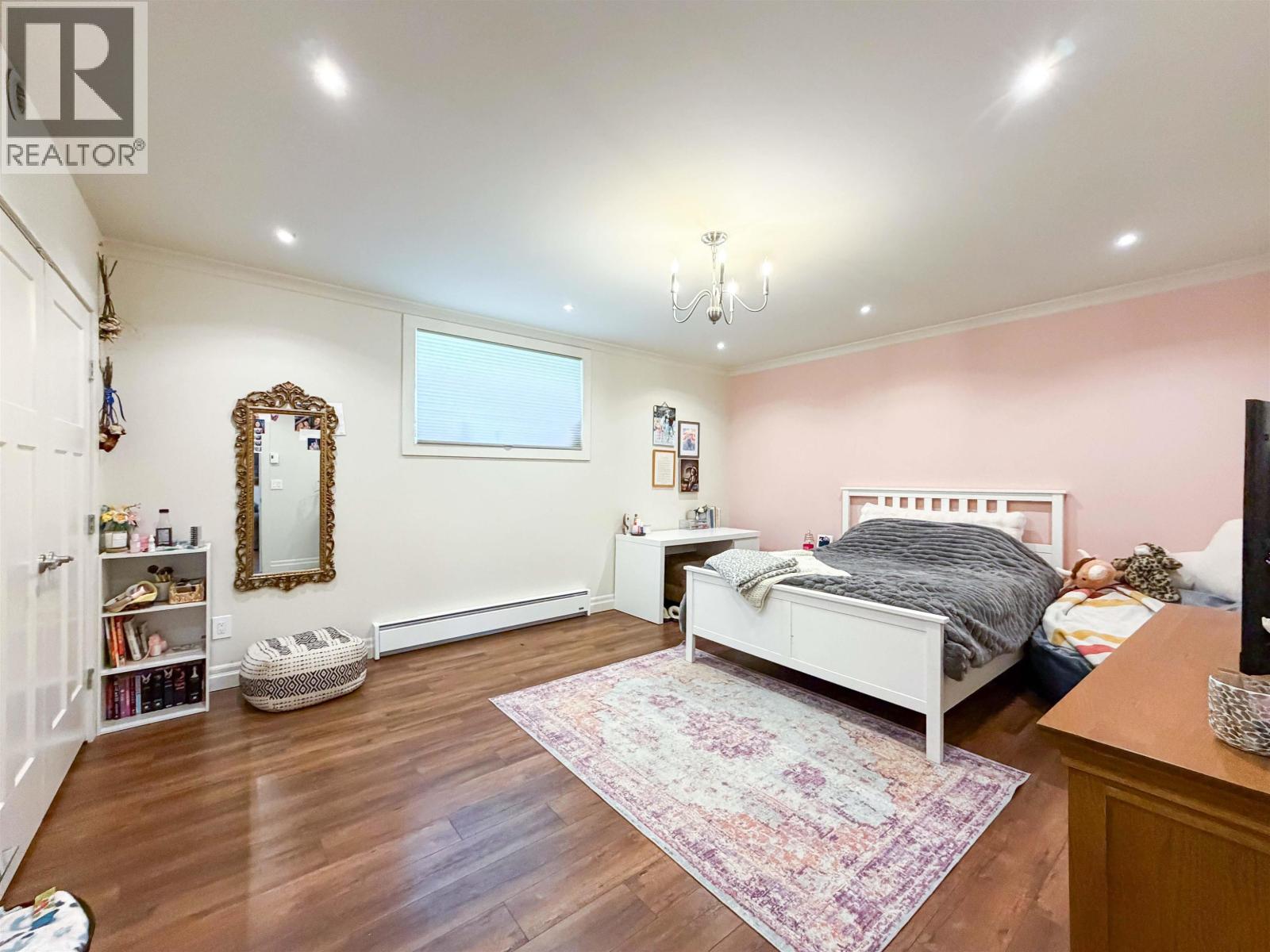 87 Angle Street Property Photo 32
