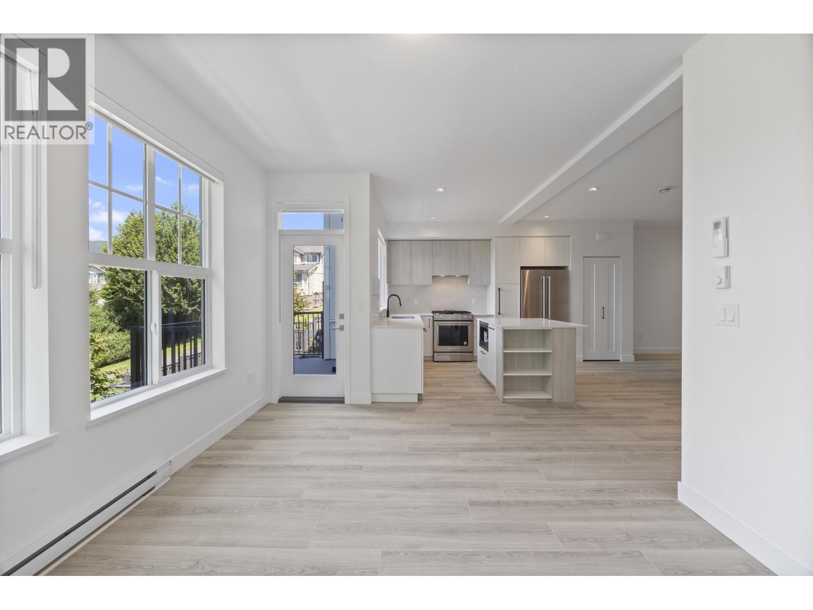 103 3421 Queenston Avenue Property Photo 12