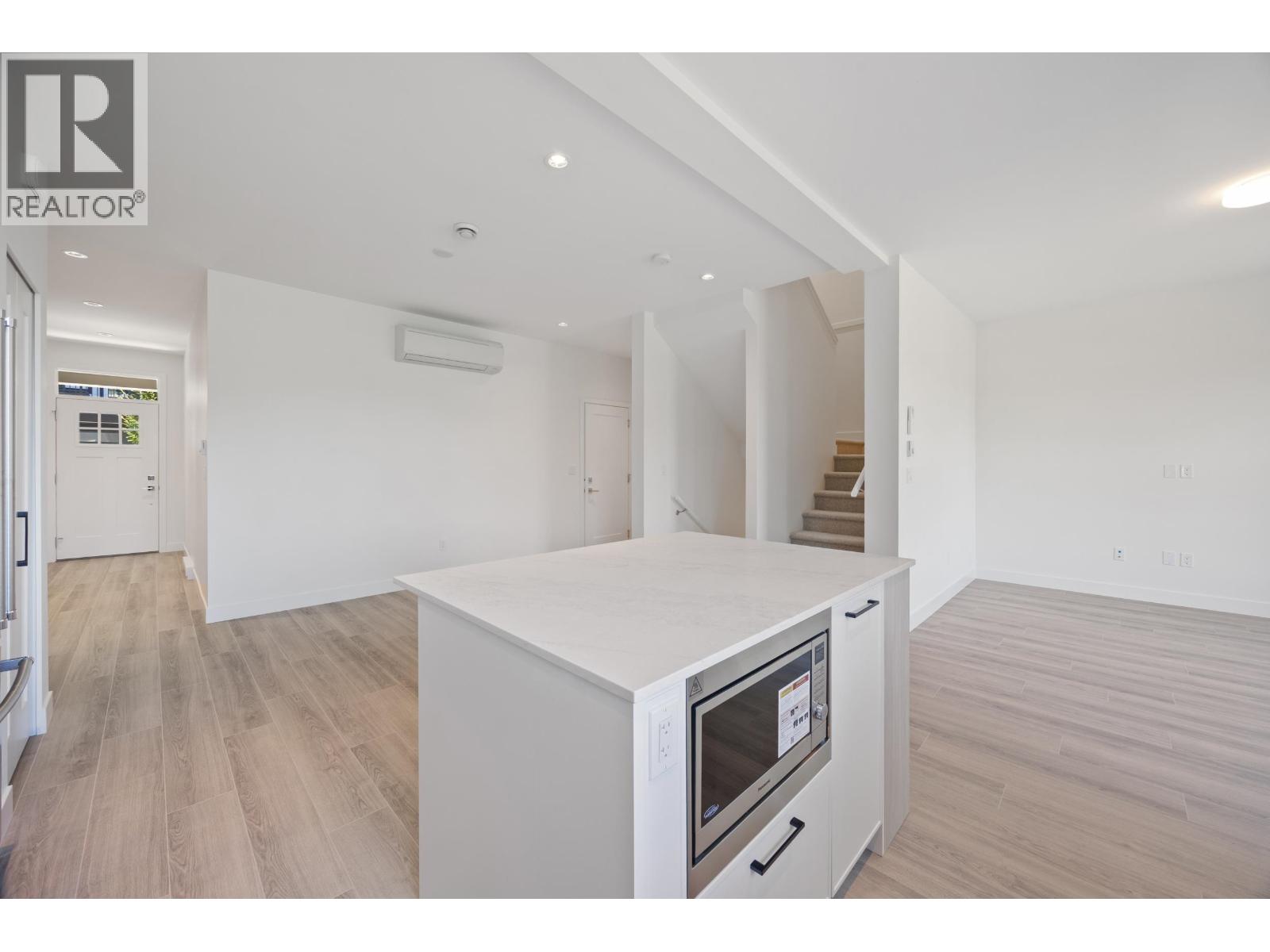 103 3421 Queenston Avenue Property Photo 14