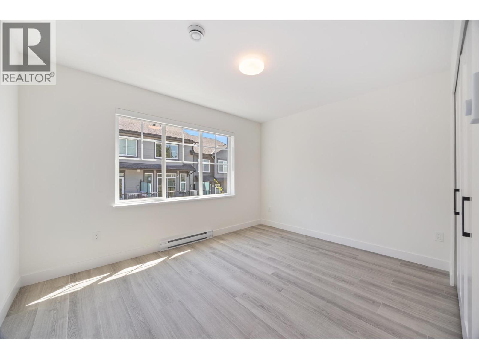 103 3421 Queenston Avenue Property Photo 25
