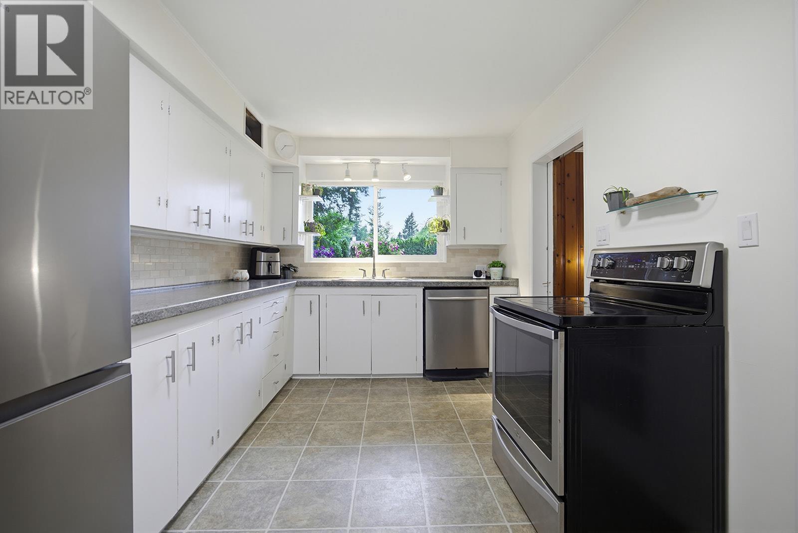 11757 Carr Street Property Photo 12