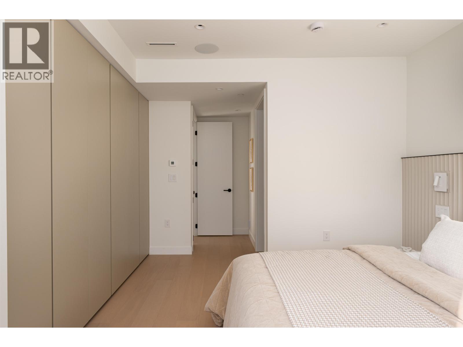 2 4018 W 21st Avenue Property Photo 16