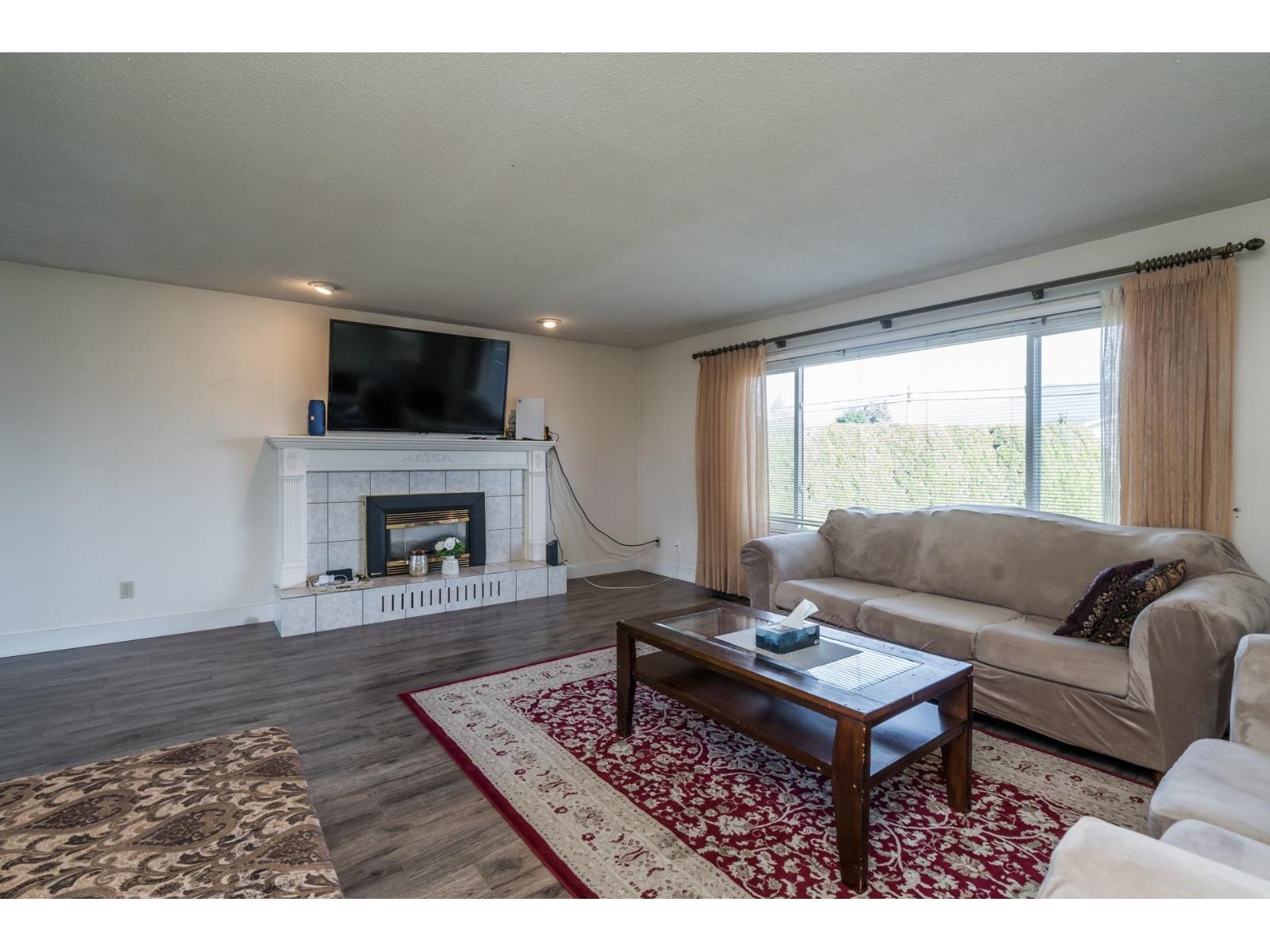 42505 Yale Road Property Photo 8