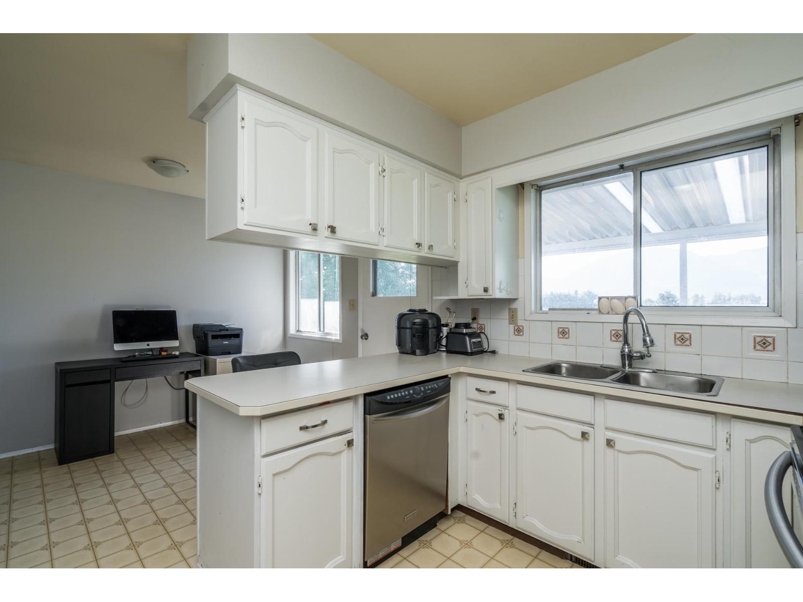42505 Yale Road Property Photo 13