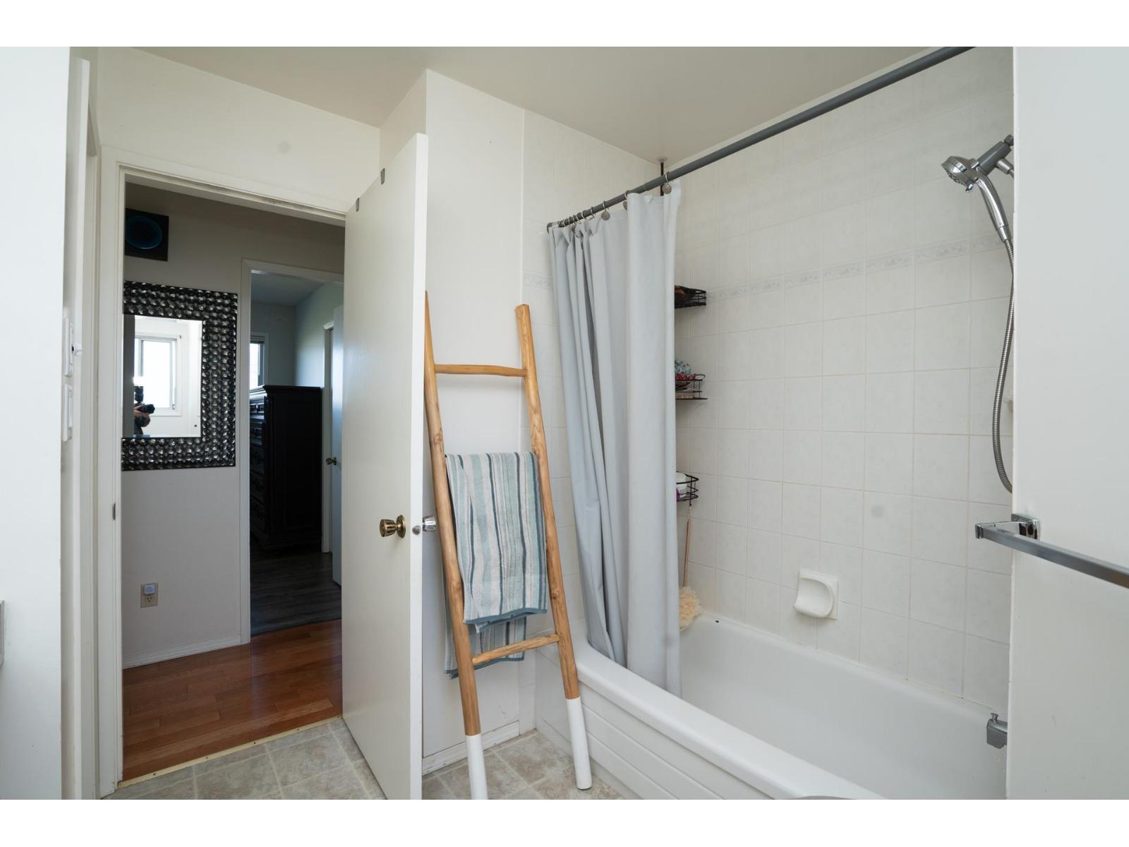42505 Yale Road Property Photo 18