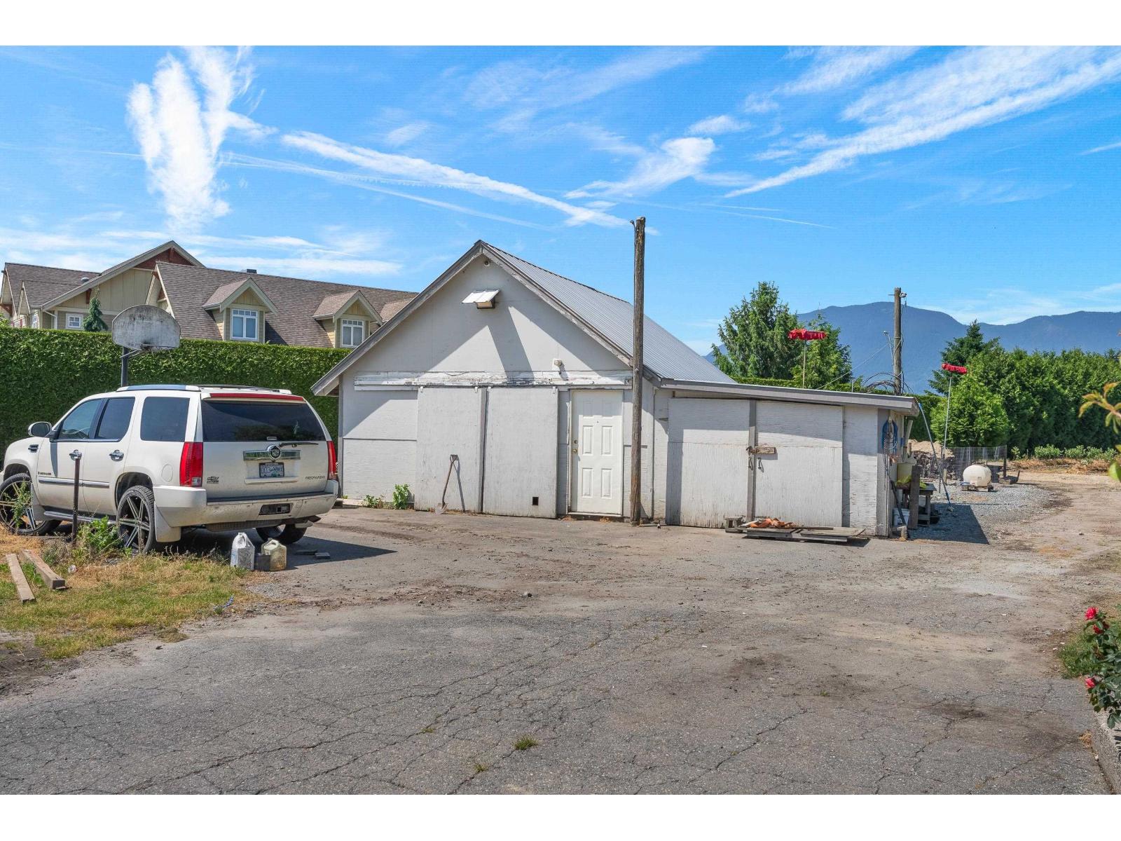 42505 Yale Road Property Photo 34