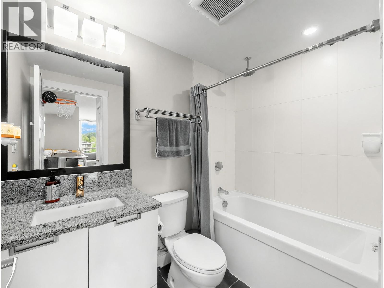 605 2968 Glen Drive Property Photo 23