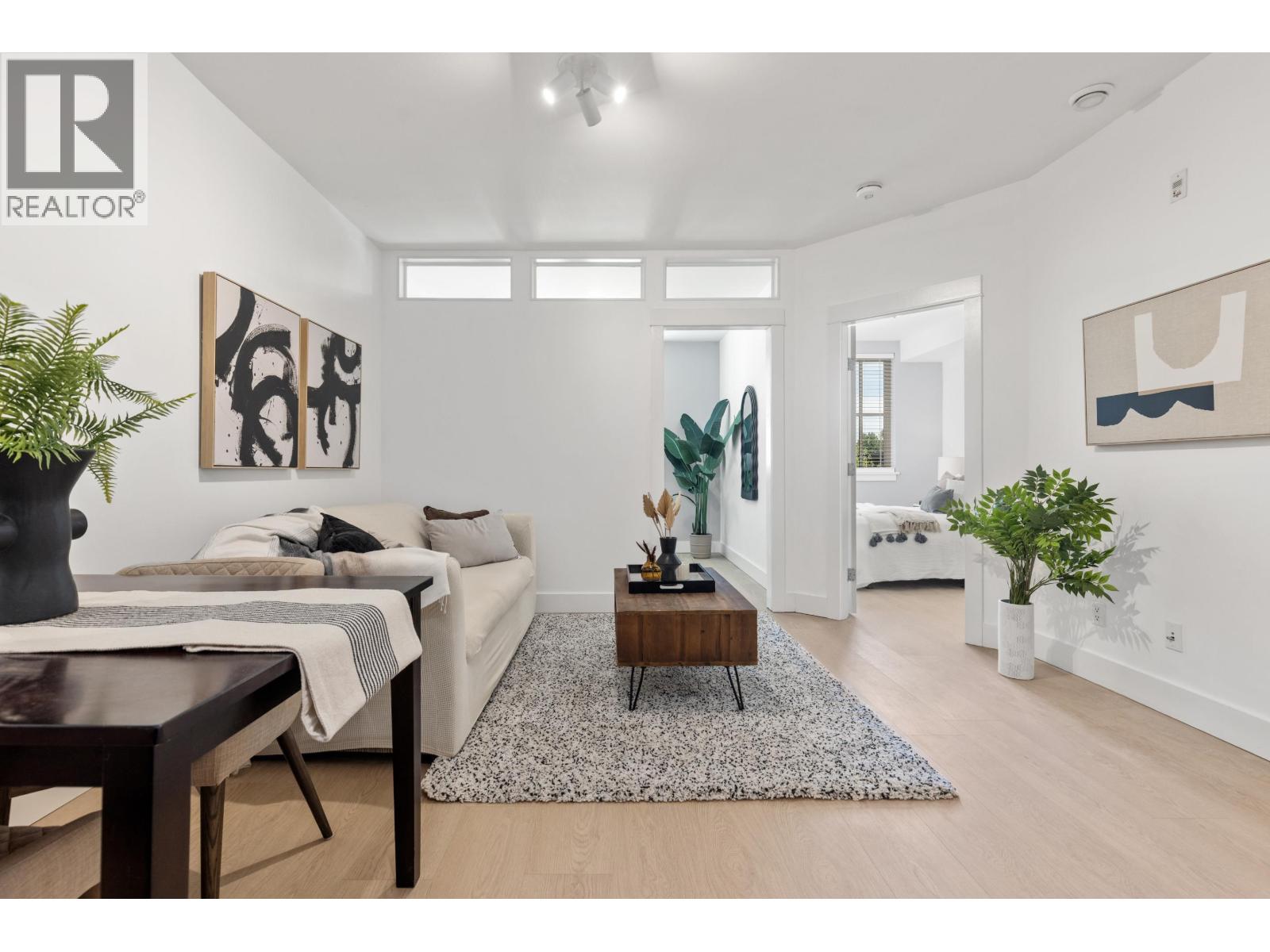 302 7330 Arbutus Street Property Photo 6