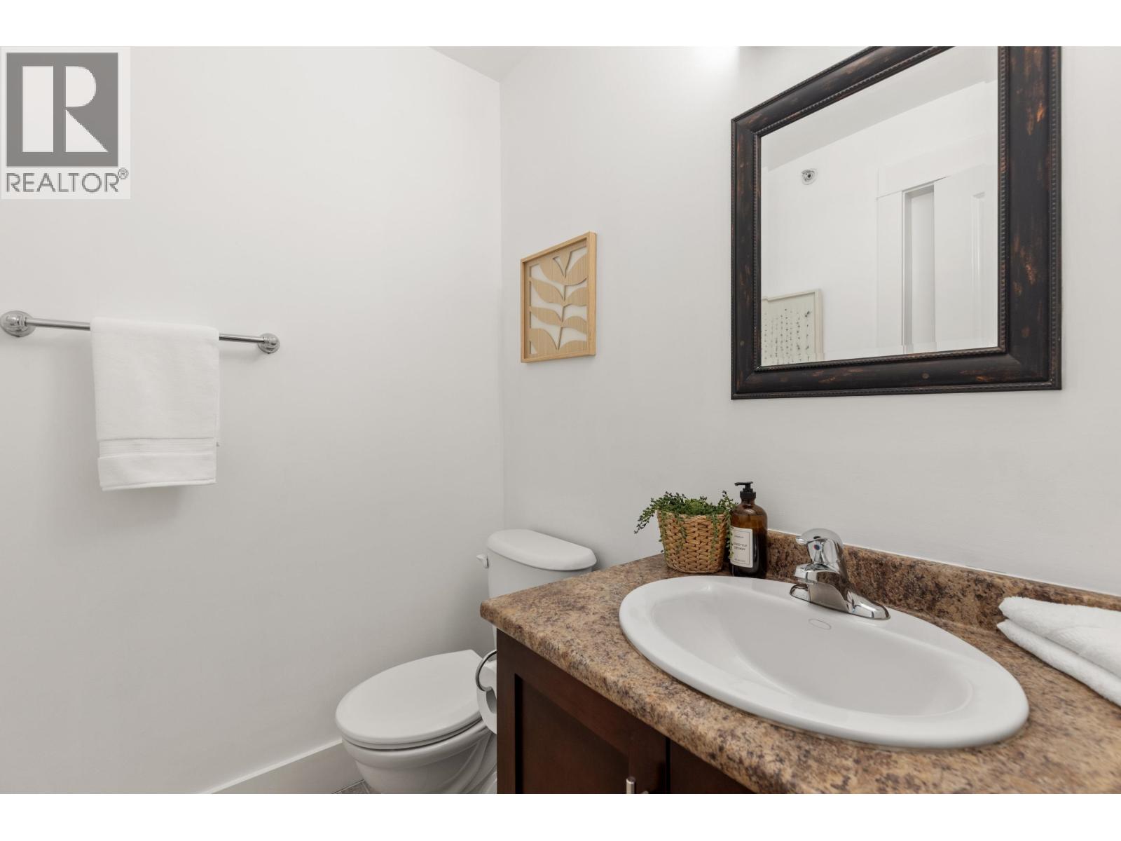302 7330 Arbutus Street Property Photo 11