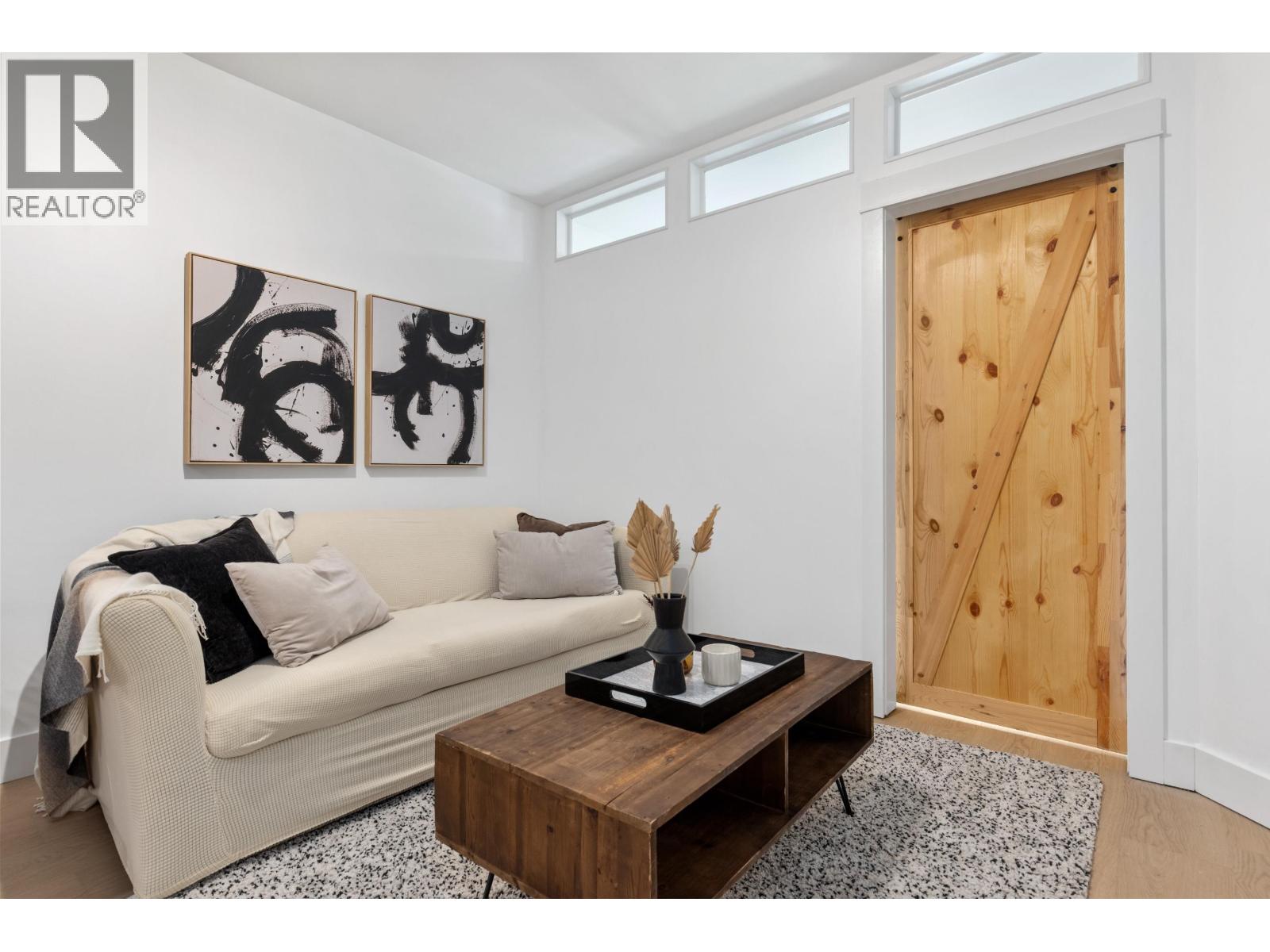 302 7330 Arbutus Street Property Photo 15
