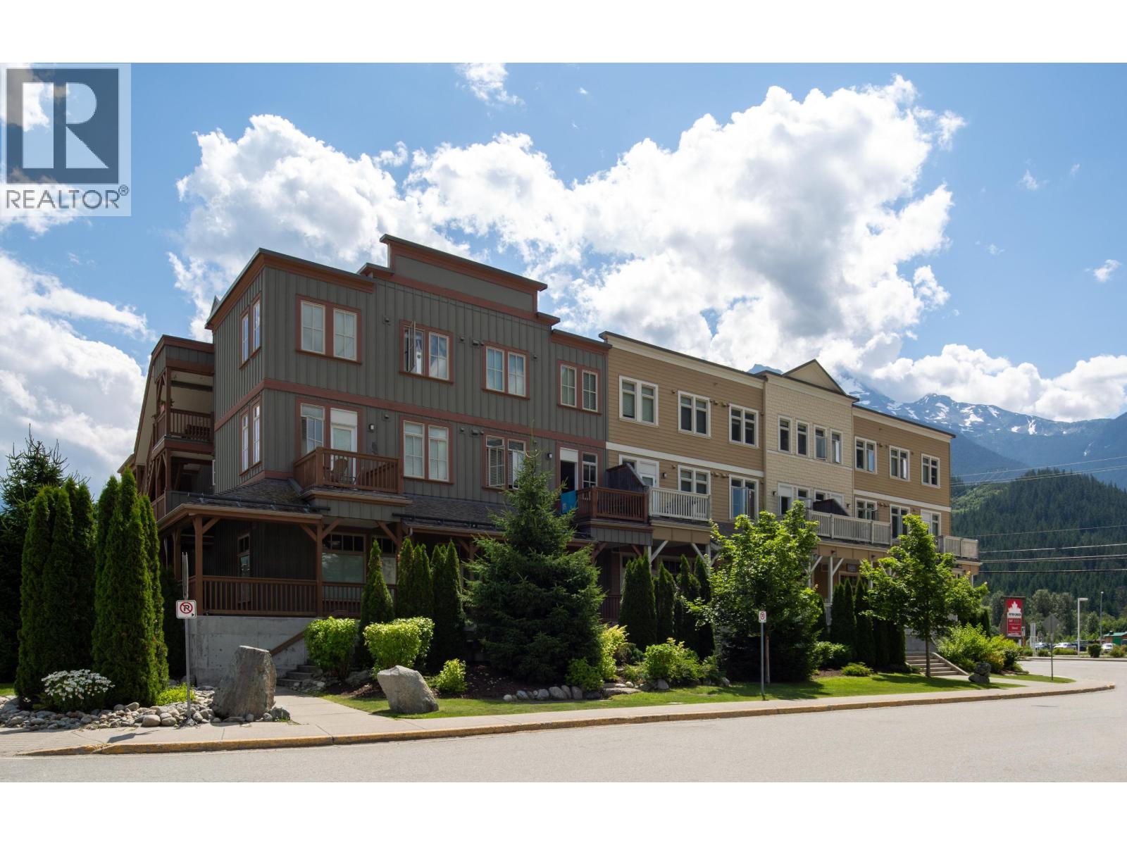 302 7330 Arbutus Street Property Photo 17