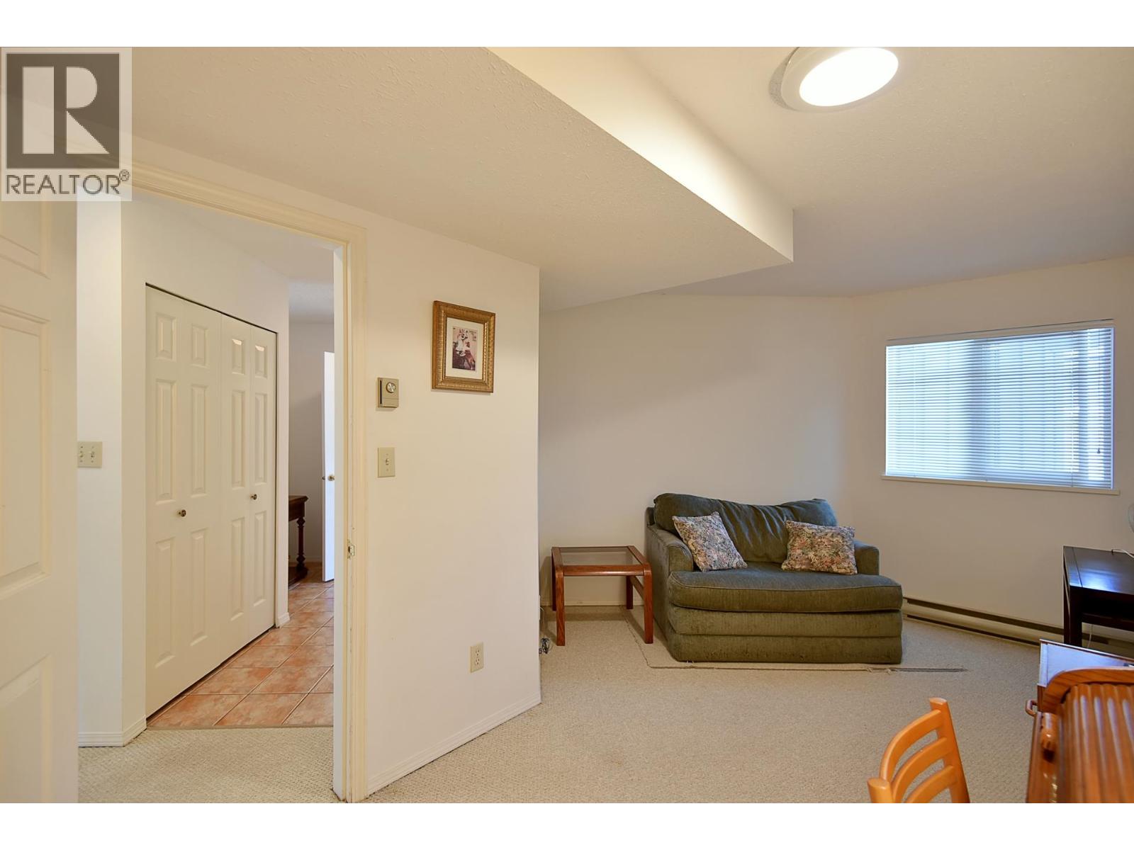 11 5761 Wharf Avenue Property Photo 11
