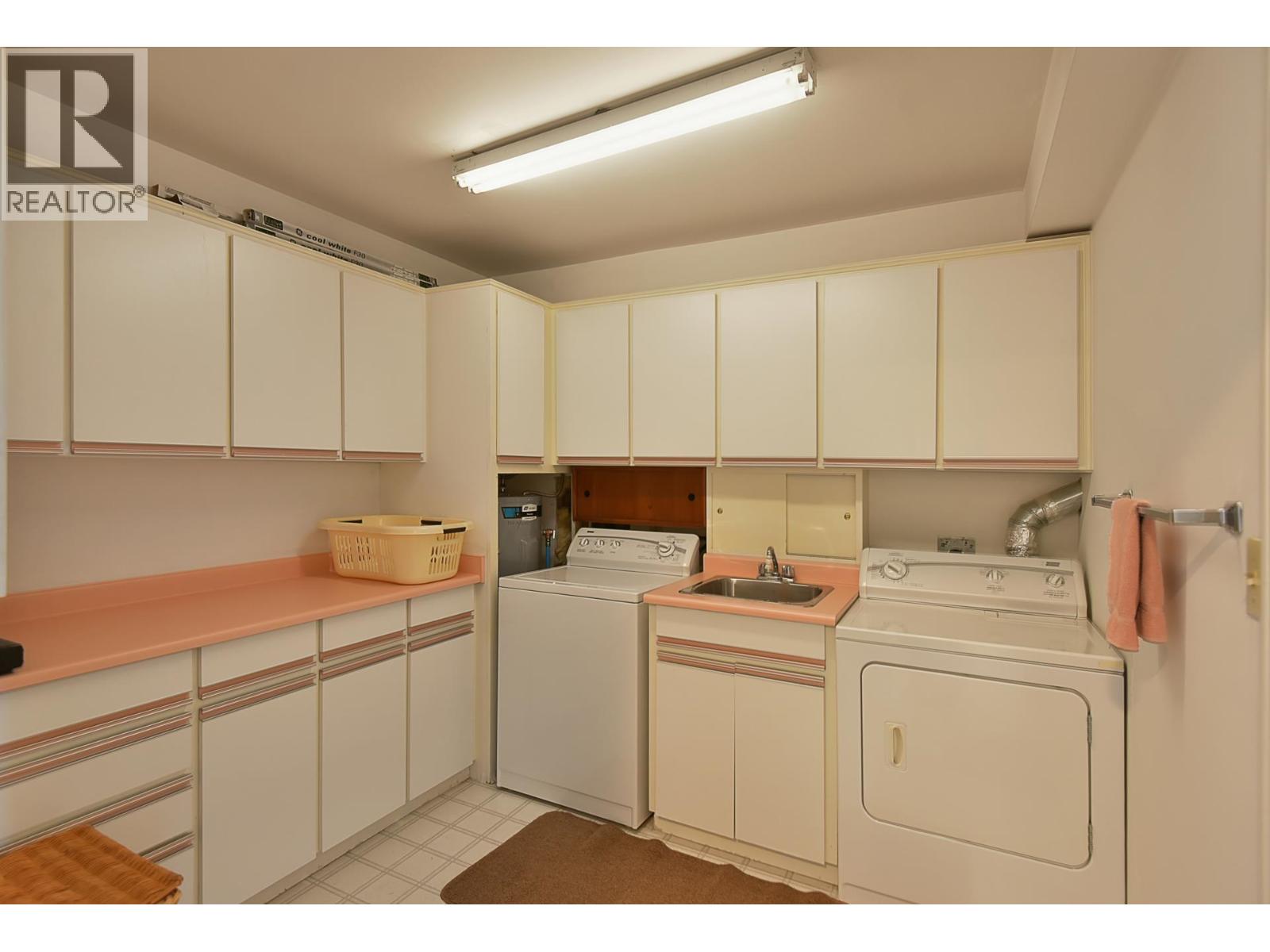 11 5761 Wharf Avenue Property Photo 14