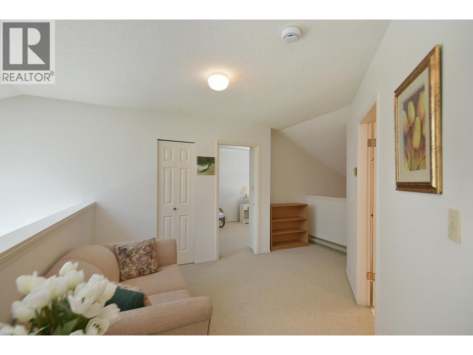 11 5761 Wharf Avenue Property Photo 15