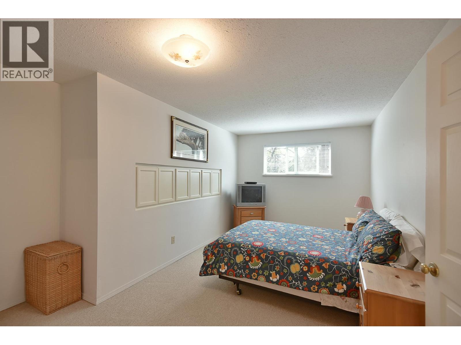 11 5761 Wharf Avenue Property Photo 16