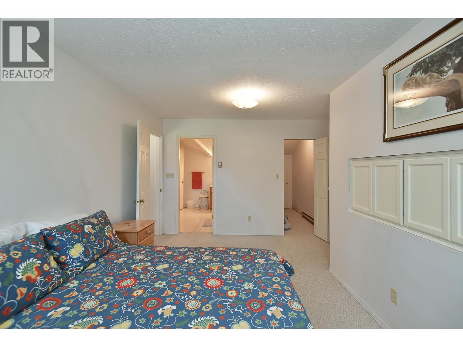 11 5761 Wharf Avenue Property Photo 17
