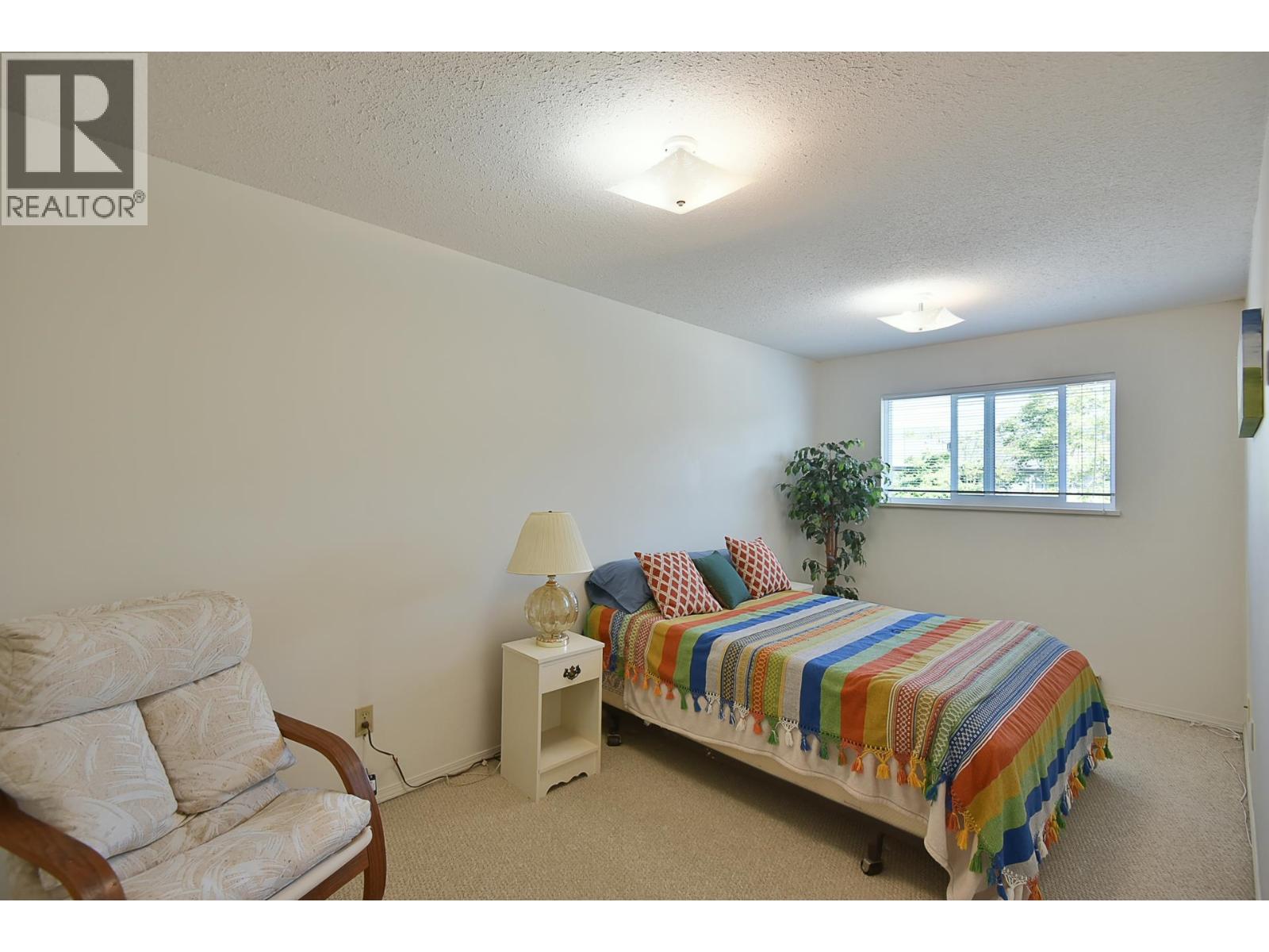 11 5761 Wharf Avenue Property Photo 19