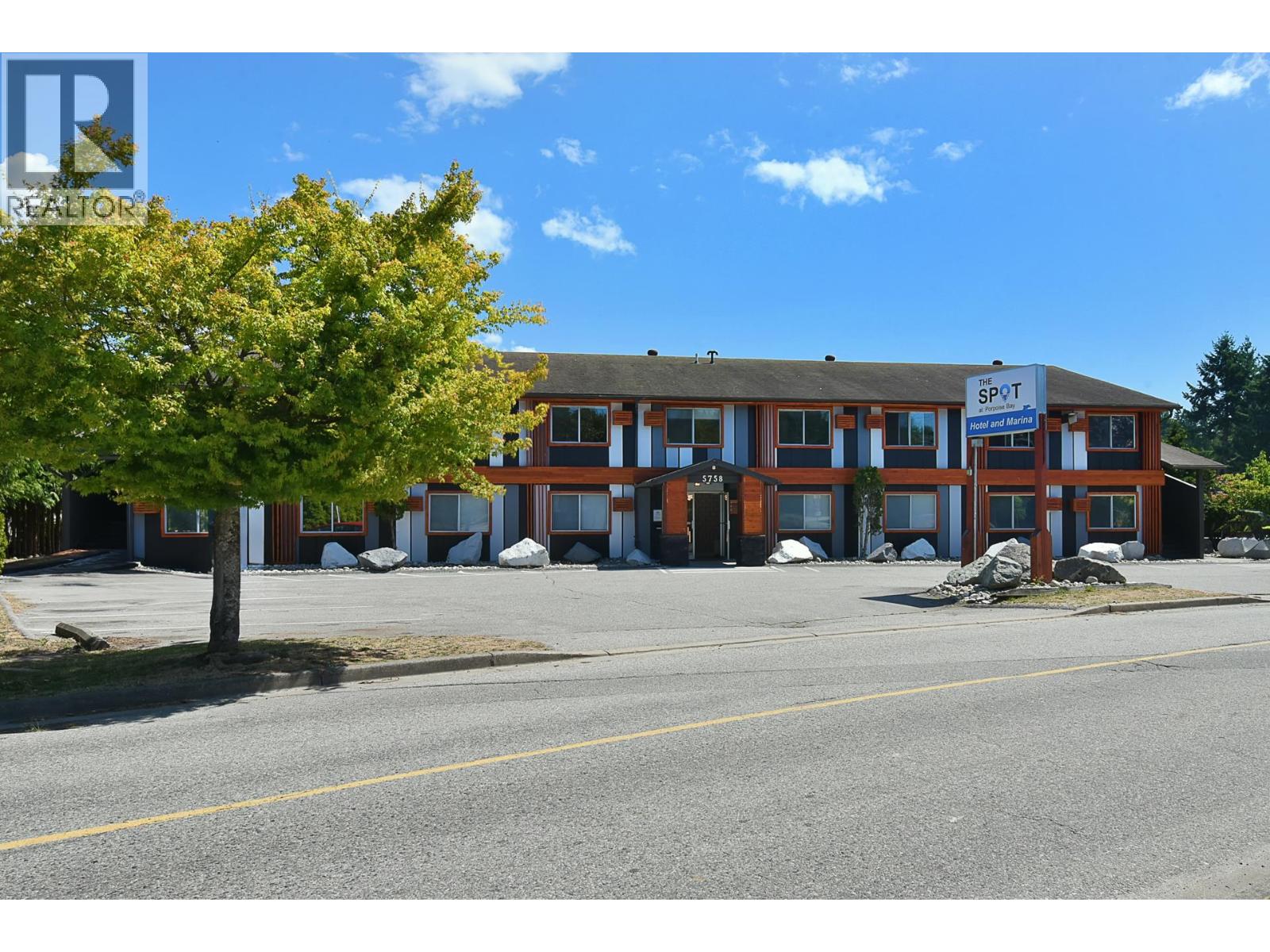 11 5761 Wharf Avenue Property Photo 26