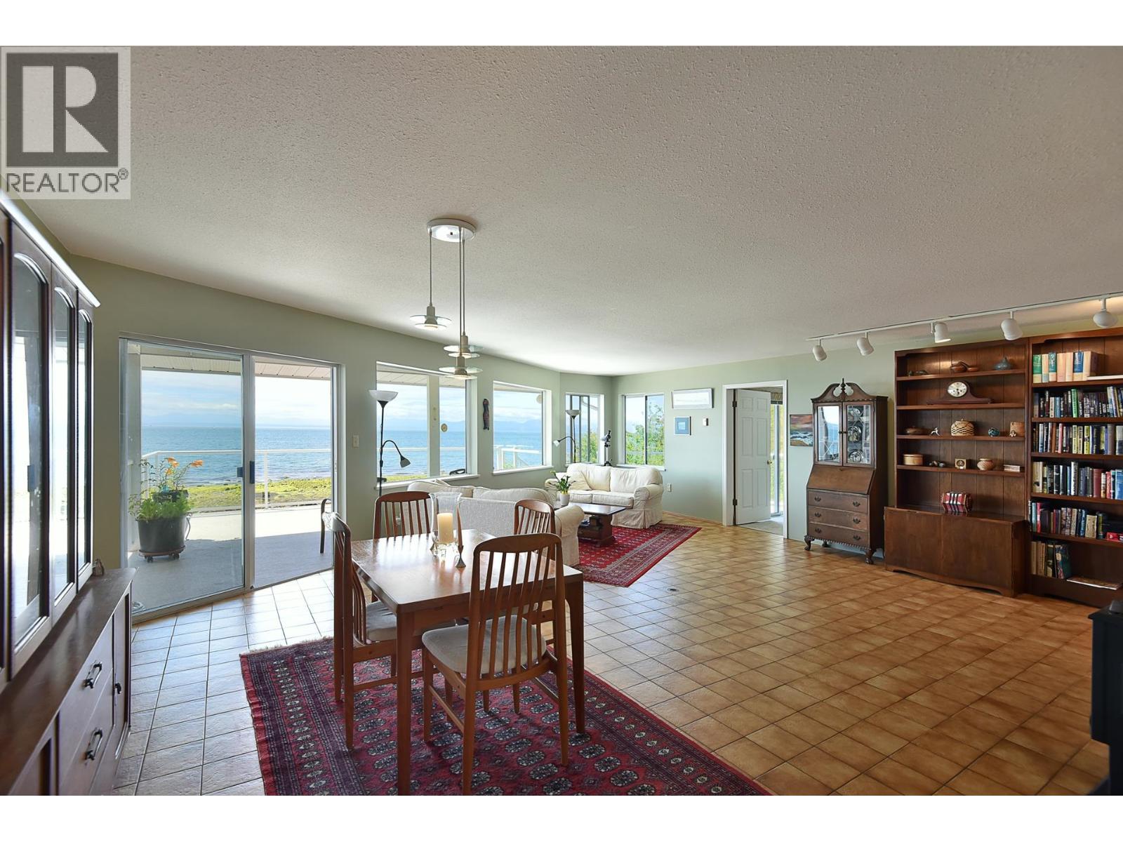 2755-2757 Lower Road Property Photo 1