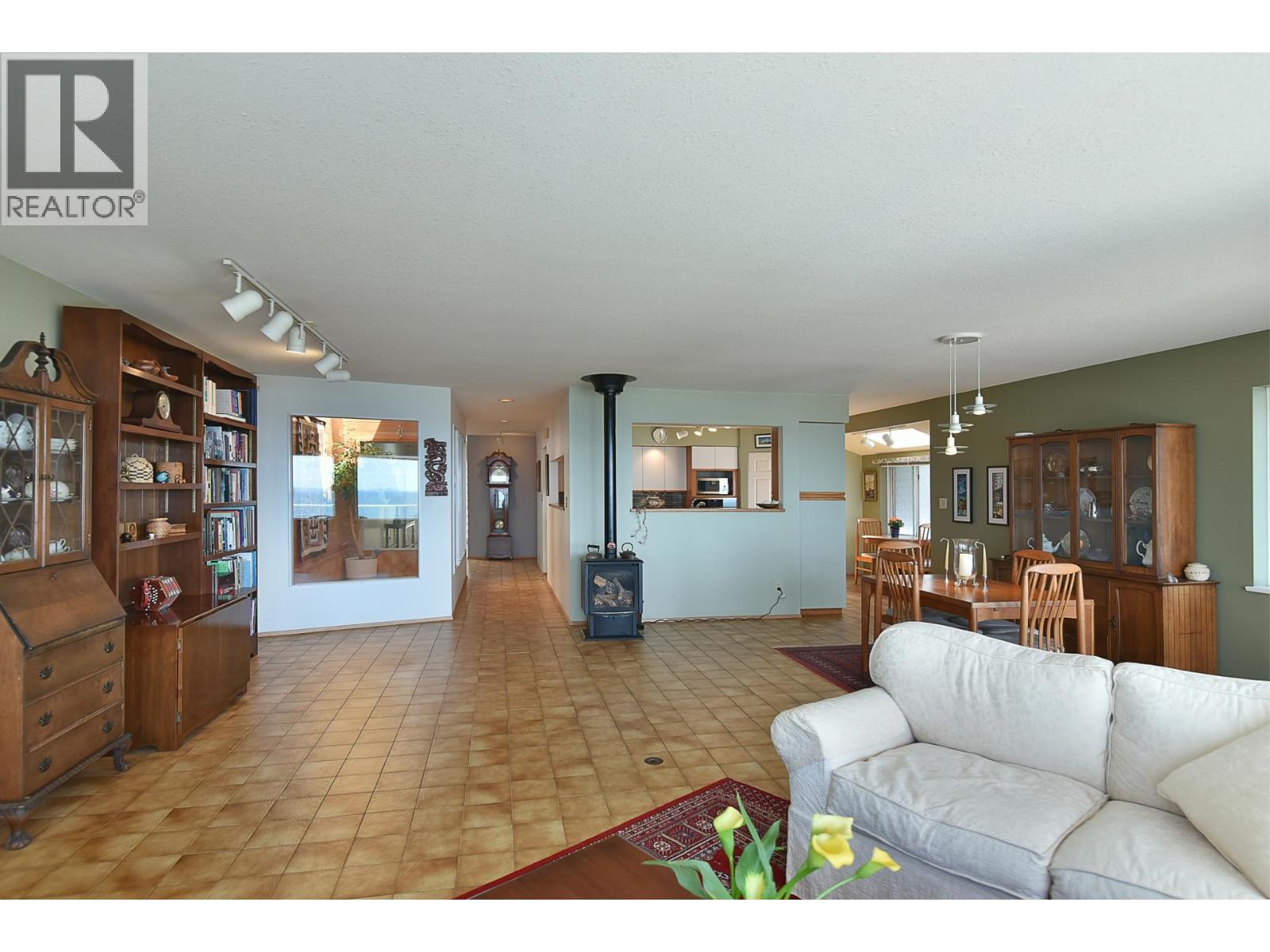 2755-2757 Lower Road Property Photo 5