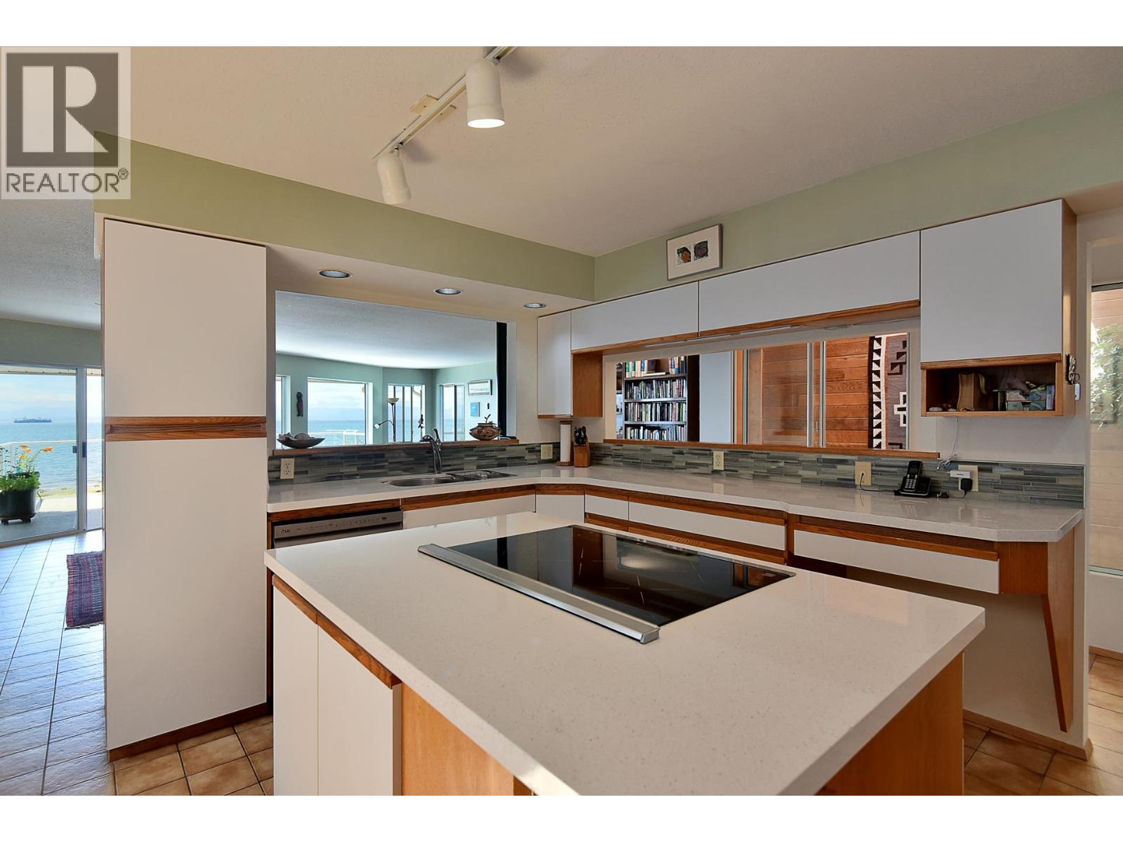2755-2757 Lower Road Property Photo 8