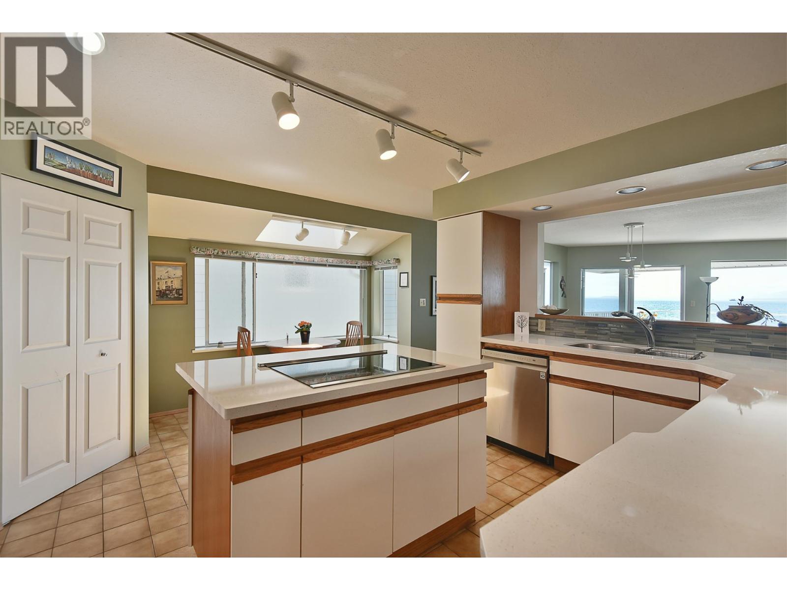 2755-2757 Lower Road Property Photo 9
