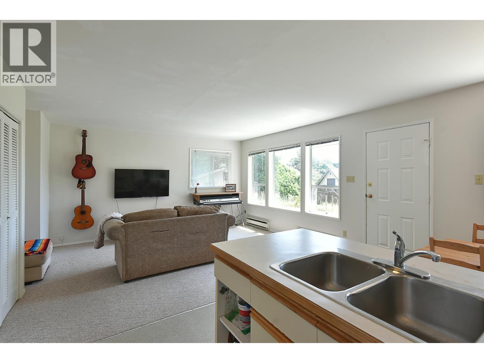 2755-2757 Lower Road Property Photo 32
