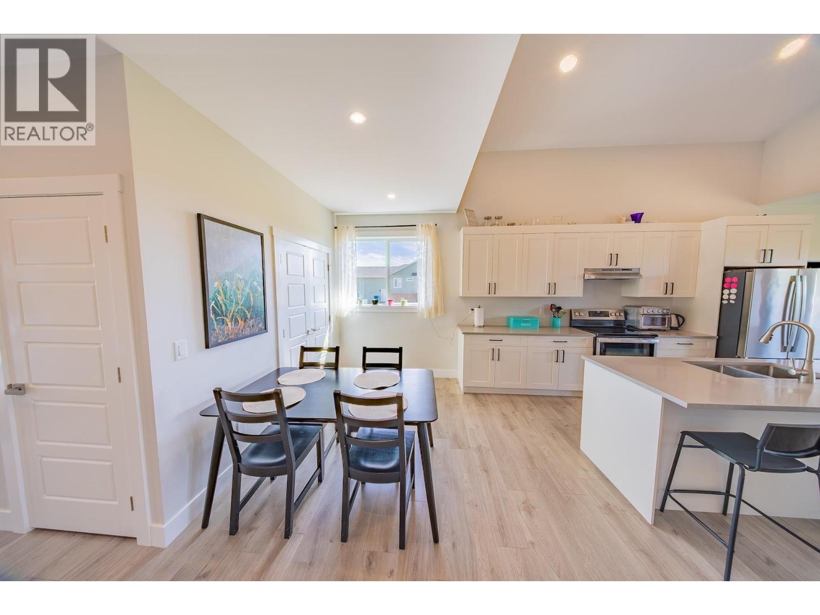 11203 112 Avenue Property Photo 8